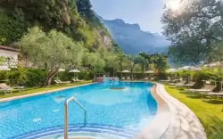 Basen, Hotel Continental - Tonelli Hotels ****, Nago-Torbole TN, Włochy