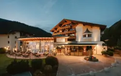 Budynek hotelu, miaflor Familien- & Aktivresort ****, Ried im Oberinntal, Austria