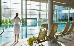 Kryty basen, Therme Wien, Wiedeń, Austria