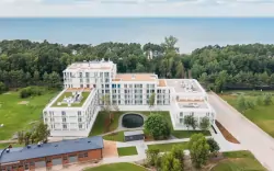 Budynek hotelowy, Hotel ARCHE Fabryka Samolotów ****, Mielno, Polska