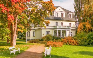 Budynek, Dom Zdrojowy Purkyně, Konstantynowe Łaźnie