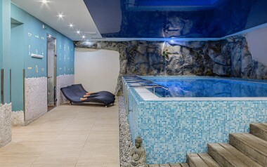 Franciszkowe Łaźnie: Kurhotel Brussel **** z obiadokolacją, basenem, sauną i fitness + procedury