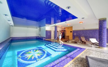 Mariańskie Łaźnie: 4* Hotel St. Moritz Spa & Wellness z obiadokolacją i dostępem do basenu + zniżka na zabiegi
