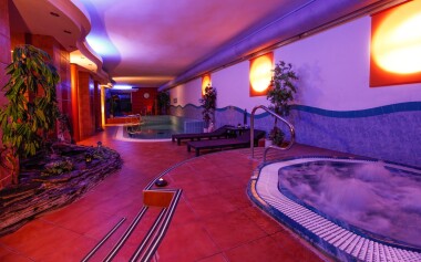Slovácko: Stare Miasto w Hotelu Synot *** z śniadaniami i nielimitowanym wellness (basen, 2 jacuzzi, 5 saun)