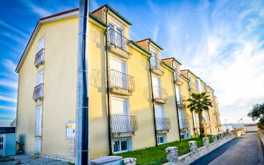 Riwiera Zadarska, 90 m od piaszczystej plaży: Zatoka Nin w Hotelu Beni *** z obiadokolacją + drink powitalny 