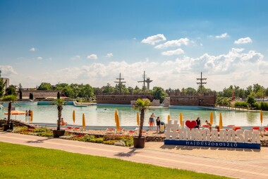 Hajdúszoboszló: wypoczynek w Hungarospa Thermal Hotelu *** z obiadokolacją, wellness, termami i aquaparkiem 