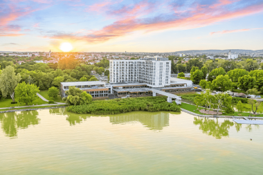 Pobyt nad brzegiem Balatonu w Hotelu Helikon **** z obiadokolacjami i dostępem do wellness z basenem, jacuzzi 