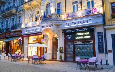 Karlowe Wary w samym centrum miasta w Hotelu Palacký **** z dostępem do łaźni Elżbiety, śniadaniem i waflami