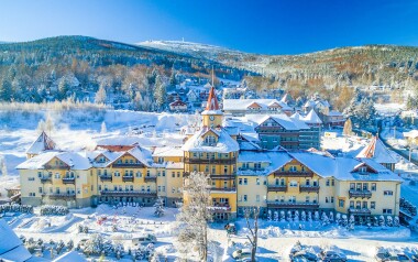 Hotel St. Lukas Medical & SPA z obiadokolacją, wellness, sauną i jacuzzi i 12 zabiegów leczniczych + basen