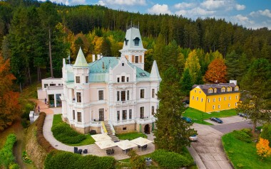 Karlowe Wary: Pobyt w Zamku Chateau Cihelny **** ze śniadaniem lub obiadokolacją, wellness i masaże