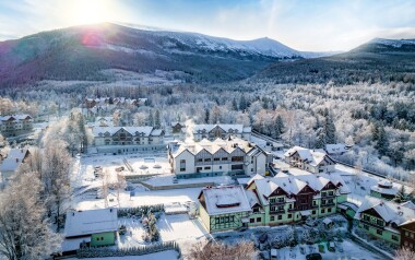 Pobyt w Karkonoszach: w Karpaczu w Artus Resort *** z obiadokolacją, 2 basenami, 4 saunami i masażami 