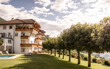 Południowotyrolskie Villanders: Pobyt w EGGER Apartments & Suites ze śniadaniem i basenem zewnętrznym