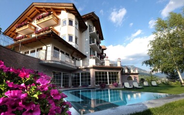 Val di Fiemme i Dolomity w 4* Hotelu Lagorai Panoramic Resort: obiadokolacje, baseny, sauny 