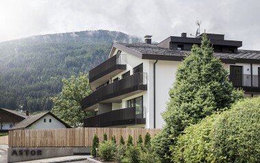 Letni pobyt blisko gór pełen wędrówek po Dolomitach: Astor Apartments *** z wellness i basenami + zniżki