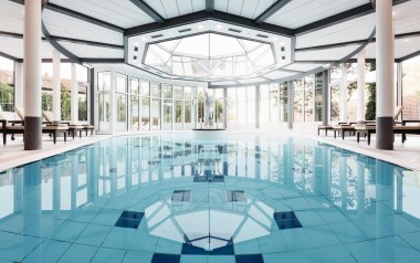 Wakacje w Lesie Bawarskim, w pobliżu Hohenbogen: Burghotel z pełnym wyżywieniem Plus, basenem krytym