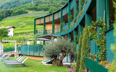 Tramin i Bolzano nie tylko dla winiarzy: Pobyt nad jeziorem w Villa Naj ze śniadaniem, saunami i basenem 