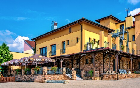 Hotel Lidový dům ***, wioska winiarska Bzenec, Slovácko