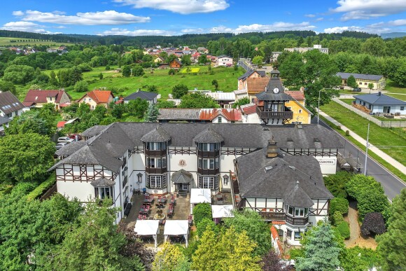 Budynek hotelowy, Schlosshotel Marienbad ***, Velká Hleďsebe - Mariánské Lázně, Mariánské Lázně, Czechy