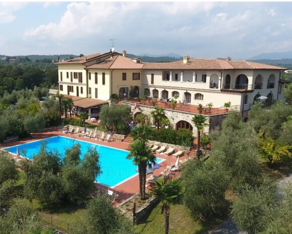 Hotel z basenem, San Rocco Relais, Soiano del Lago (BS), Włochy