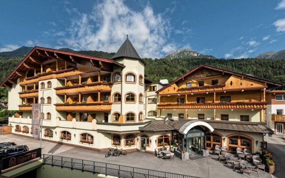 Budynek hotelowy, Hotel Alpin Resort Stubaier Hof ****superior, Fulpmes, Austria