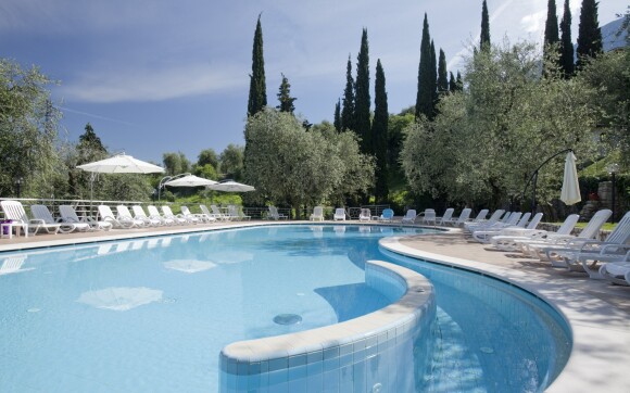 Basen zewnętrzny, Hotel Rely ***, Brenzone sul Garda, Włochy