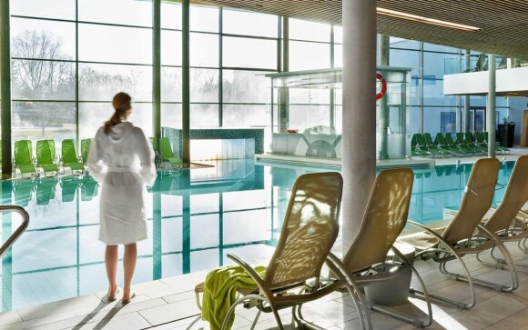 Kryty basen, Therme Wien, Wiedeń, Austria