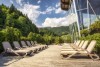 Taras z leżakami, NaturHotel Snovik ****, Laze v Tuhinju, Alpy Sawińskie, Słowenia