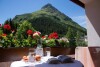 Taras z widokiem, Hotel Büntali Galtür ****, Galtür, Austria