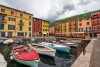 Kolorowe domy i łodzie, Hotel Rely ***, Brenzone sul Garda, Włochy