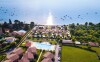 Ośrodek wypoczynkowy nad jeziorem, Onda Blu Resort ****, Manerba del Garda, Włochy
