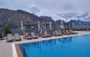 Basen z leżakami, Hotel Sole ***, Malcesine, Włochy