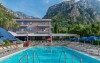 Basen w hotelu, Hotel Royal Village ****, Limone sul Garda (BS), Włochy