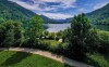 Prywatna plaża, jezioro Hintersee w austriackim regionie Salzburg