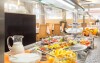 Bufet śniadaniowy, Kurhotel Pyramide Sibyllenbad ****, Bad Neualbenreuth, Niemcy