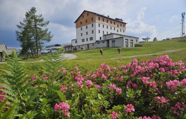 Budynek hotelu, Hotel Tauplitzalm  ***, Tauplitzalm, Alpy, Austria