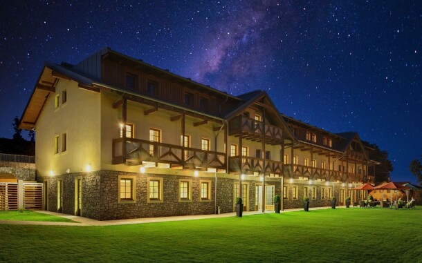 Hotel Resort Relax **** nad Lipnem z własną plażą, Szumawa