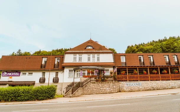 Budynek, Hotel Prom ***, Svoboda nad Úpou, Karkonosze