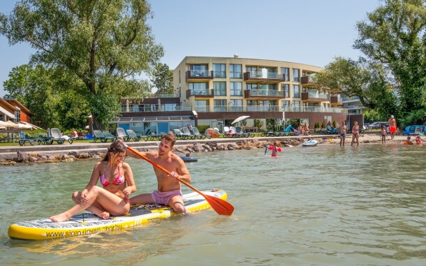 Hotel Azúr **** nad brzegiem Balatonu, Węgry