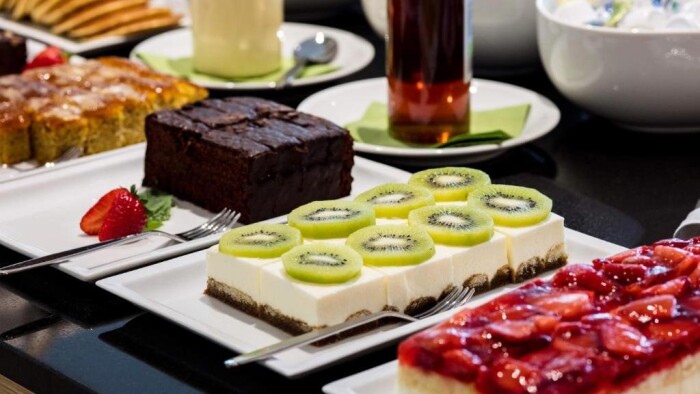 Flora Hotel & Suites ***