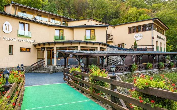 Patak Park Hotel