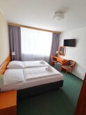 Pokój Standard z drugą sypialnią od strony parkingu 5+0, Mountain Hotel Jelenovska ***