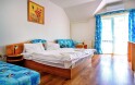  Pokój trzyosobowy z balkonem, Pension Quatro