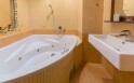Pokój dwuosobowy z wanną z hydromasażem, Hotel Panský dům ***, Blovice