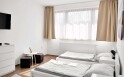 Apartament siedmioosobowy, obok budynku Garni, Hotel Orlik **