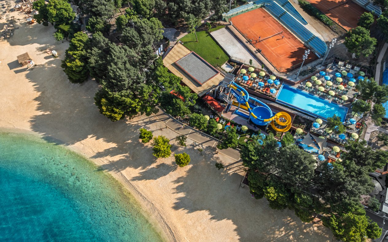 

Chorwacja przy plaży w Sunny Makarska Hotel by Valamar *** z obiadokolacją i zajęciami + dziecko gratis