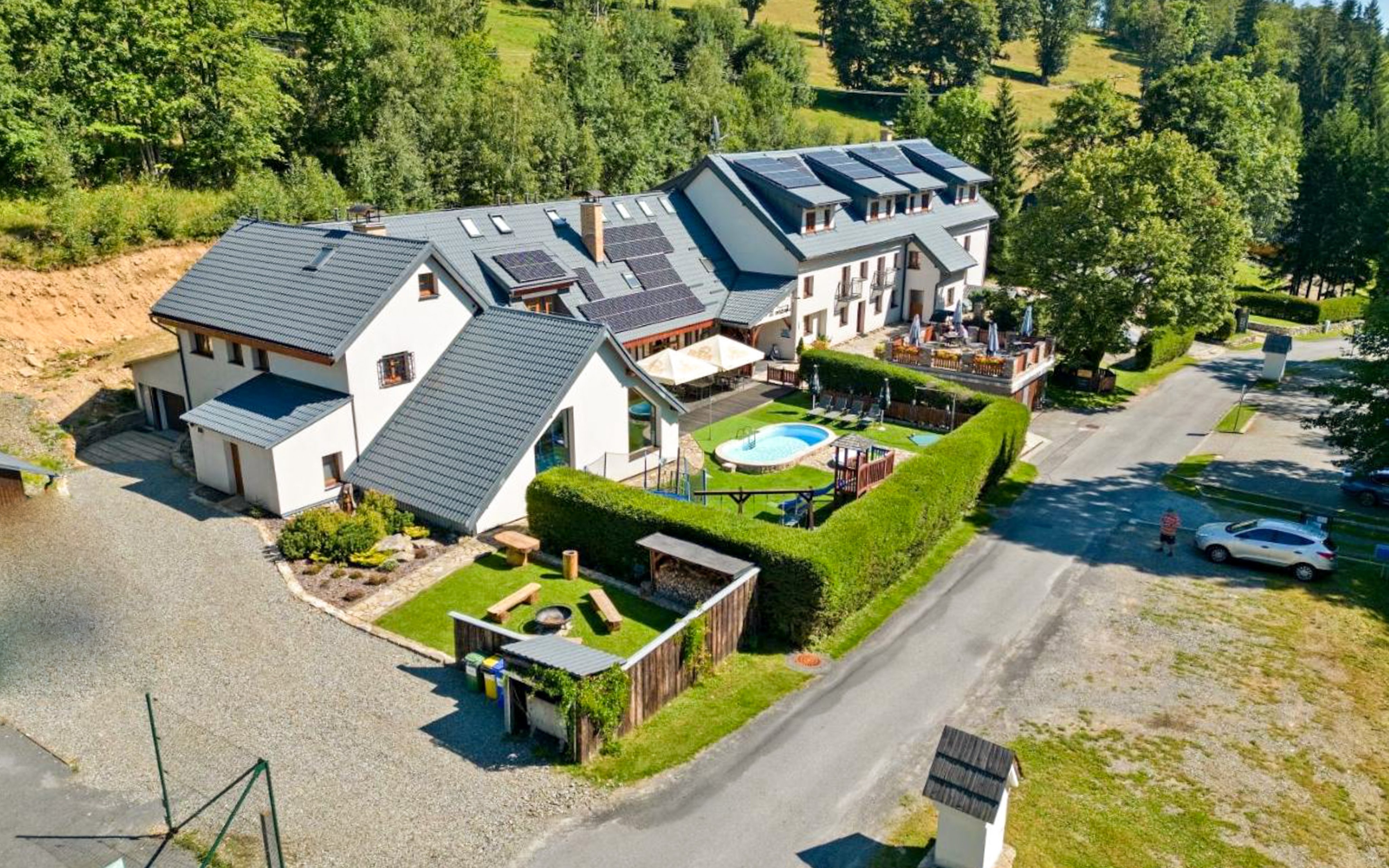 

Jesioniki i Králický Sněžník: Horský hotel Sněženka *** z obiadokolacją, 2 basenami i jacuzzi + kręgle