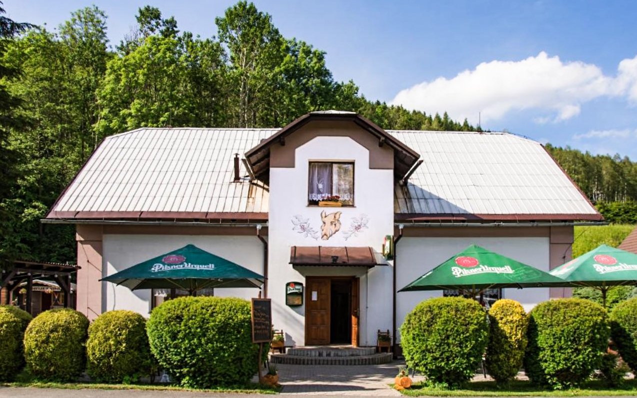 

Wakacje w Jesenikach: Lipová-lázně w Hoteliku U Kance ze śniadaniem lub obiadokolacją, winem i atrakcjami