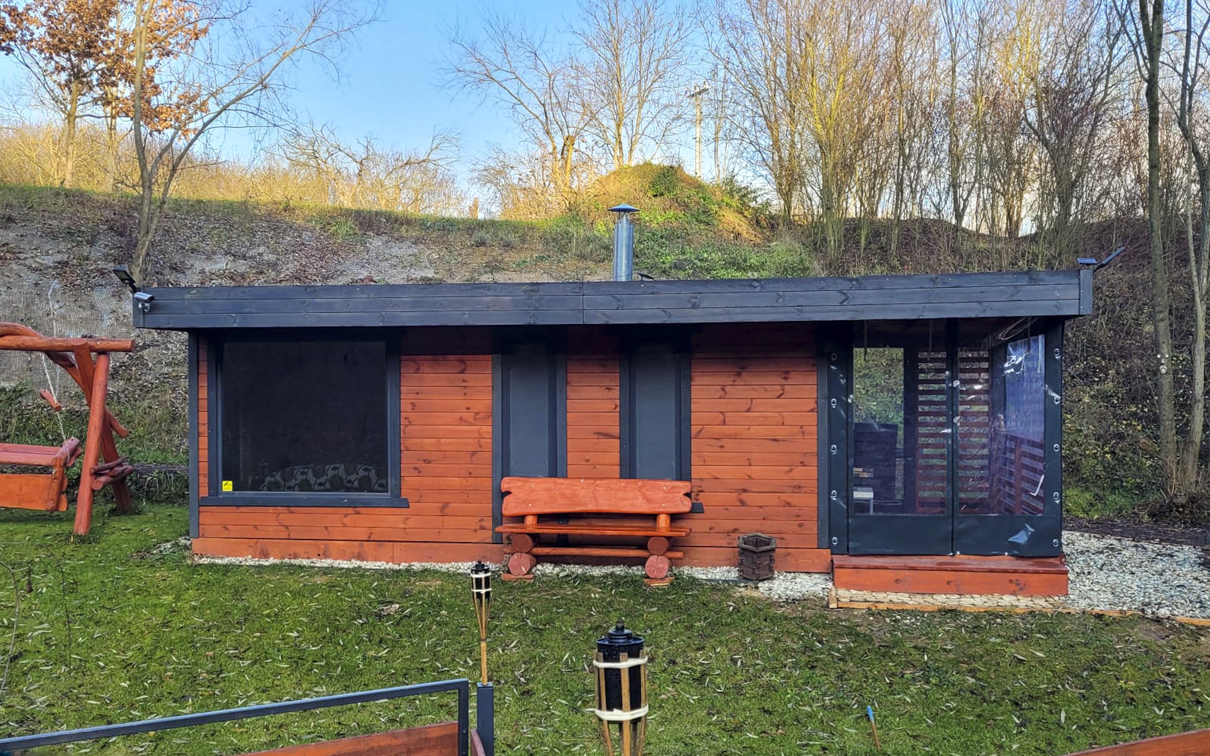 

Romantyczny pobyt w pobliżu Prostejova: Drewniany dom na łonie natury z koszem śniadaniowym i sauną lub beczką