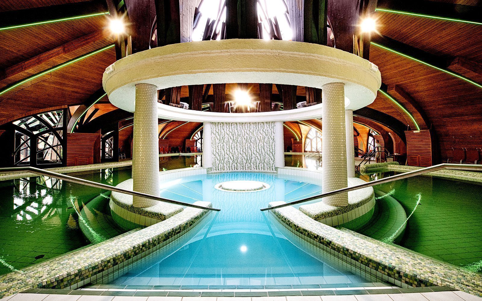 

Zalakaros: Hotel Park Inn by Radisson **** bezpośrednio połączony z łaniami + all inclusive i plac zabaw