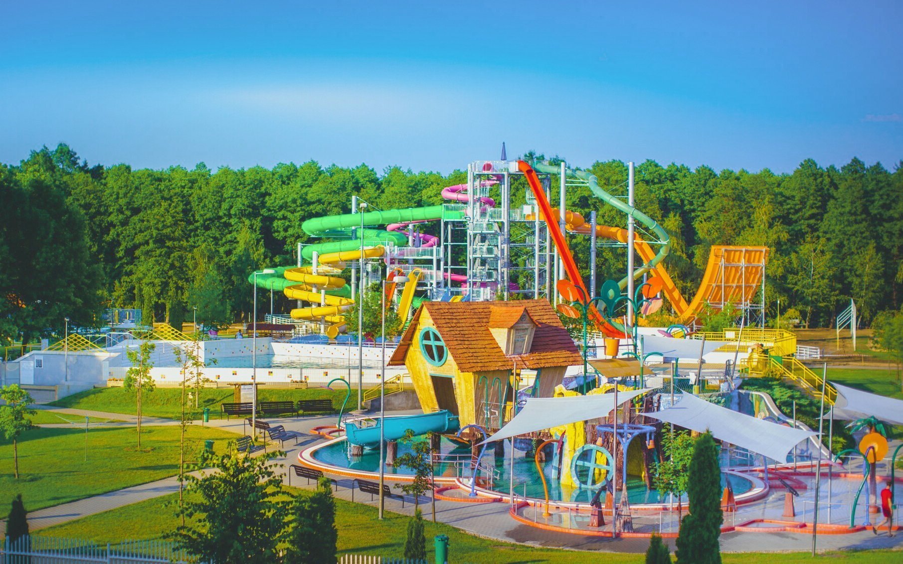 

Zalakaros: Hotel Park Inn by Radisson **** bezpośrednio połączony z łaniami + all inclusive i plac zabaw